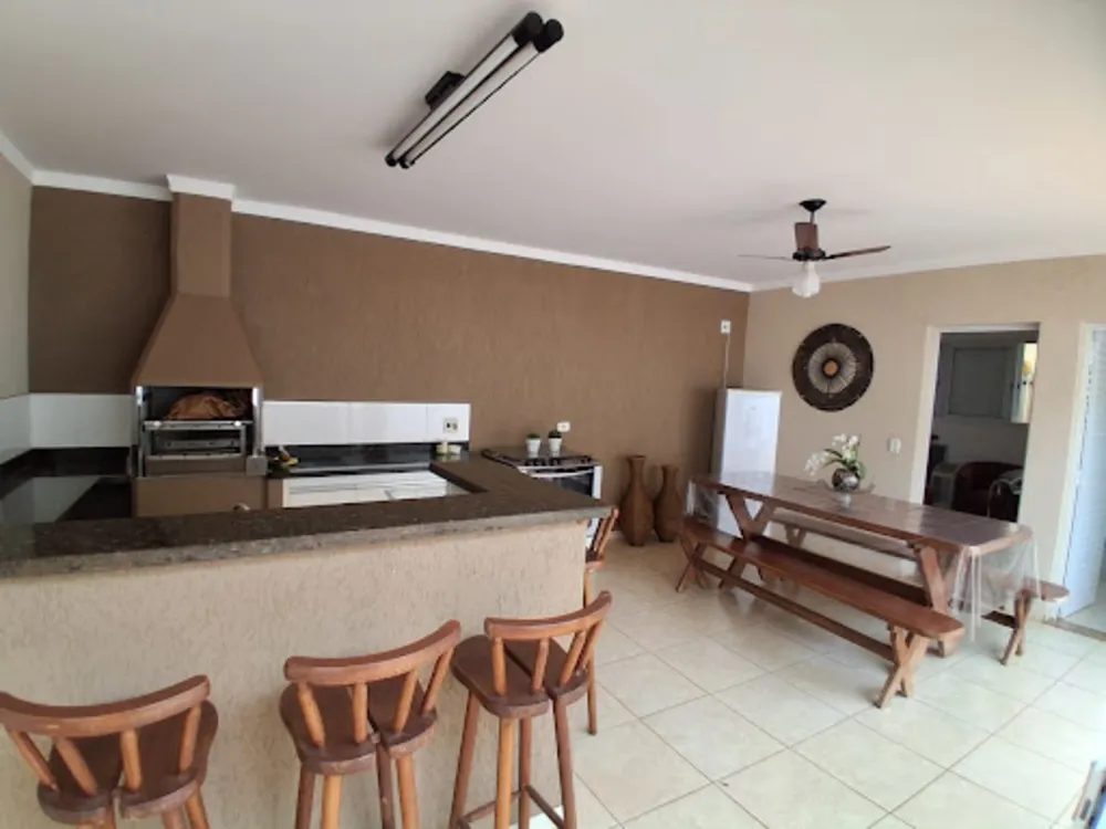 Casa, 3 quartos, 210 m² - Foto 1