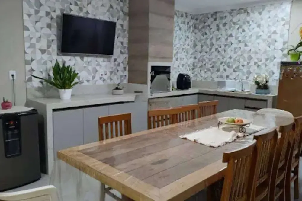 Casa, 3 quartos, 211 m² - Foto 1