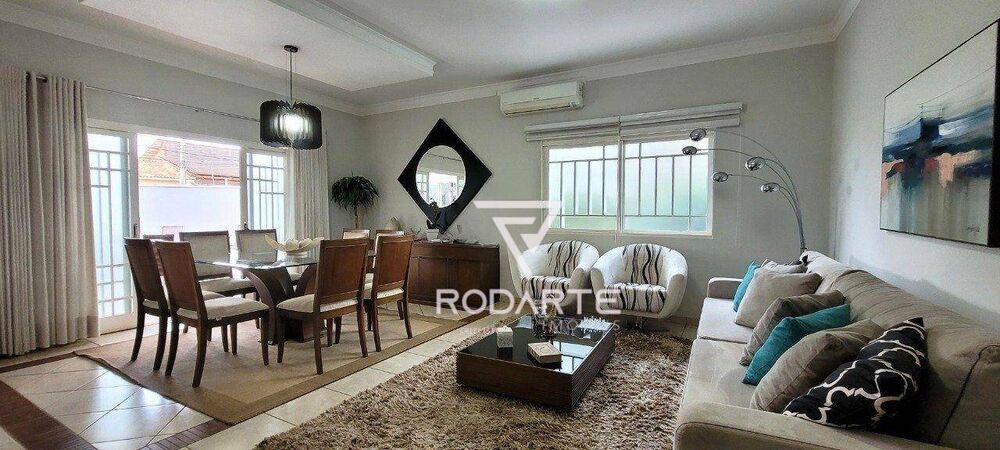 Casa à venda com 3 quartos, 250m² - Foto 2