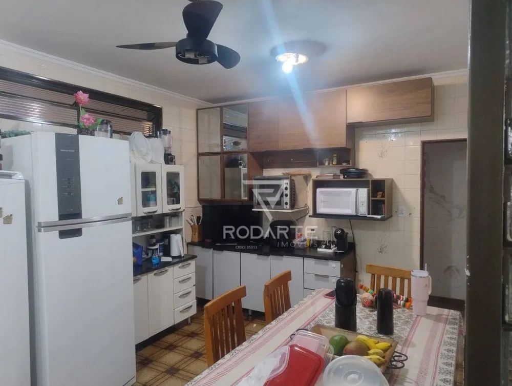 Casa, 4 quartos, 228 m² - Foto 2