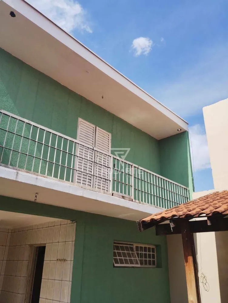 Casa, 3 quartos, 200 m² - Foto 1