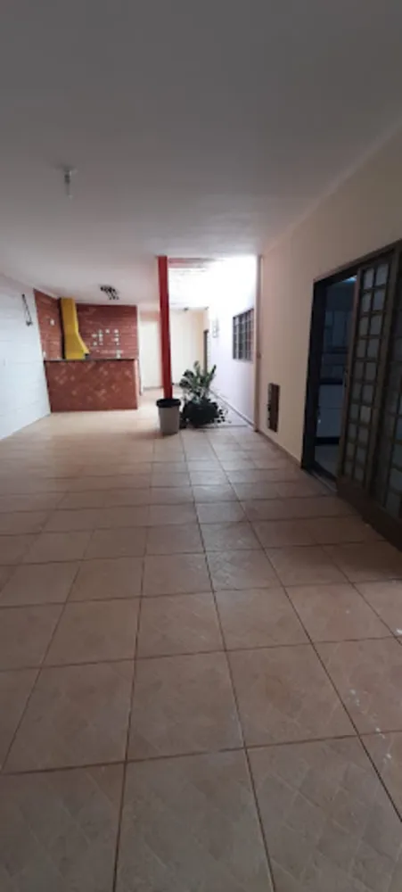Casa, 3 quartos, 242 m² - Foto 2