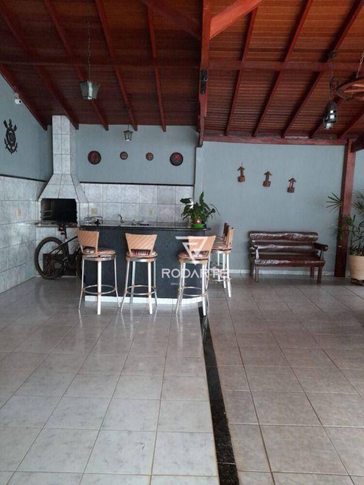 Casa, 3 quartos, 260 m² - Foto 1