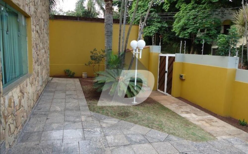 Casa à venda e aluguel, 700m² - Foto 1