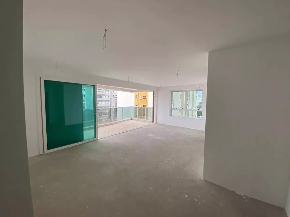 Apartamento à venda com 3 quartos, 145m² - Foto 3