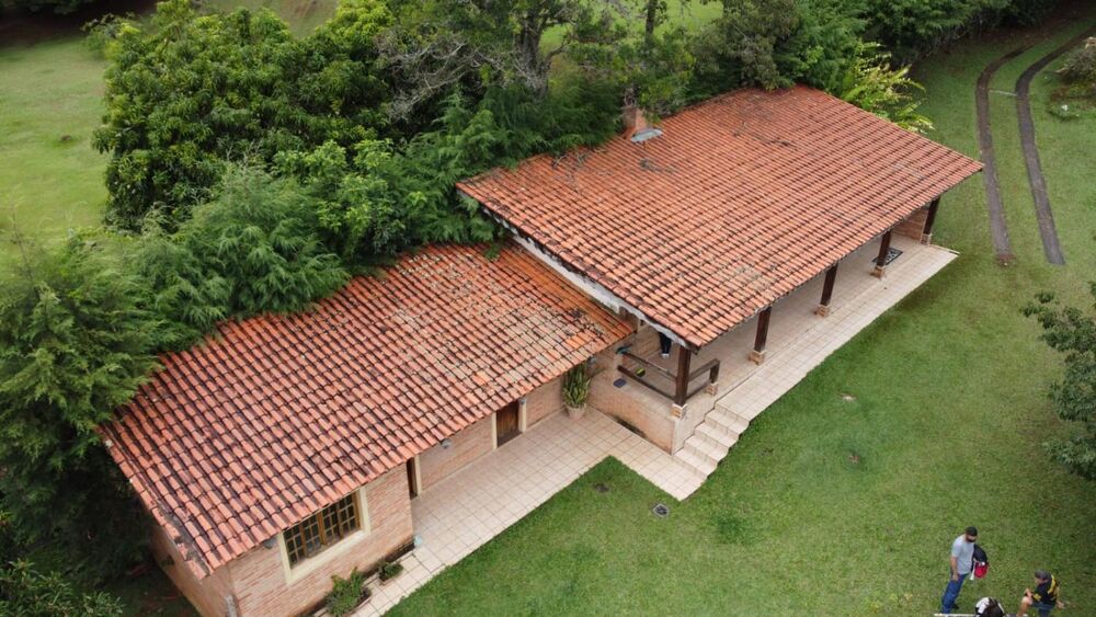 Chácara à venda com 6 quartos, 2900m² - Foto 1