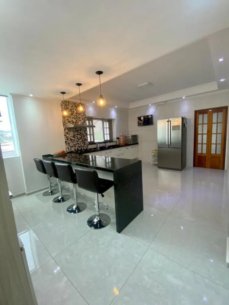 Casa, 4 quartos, 372 m² - Foto 2