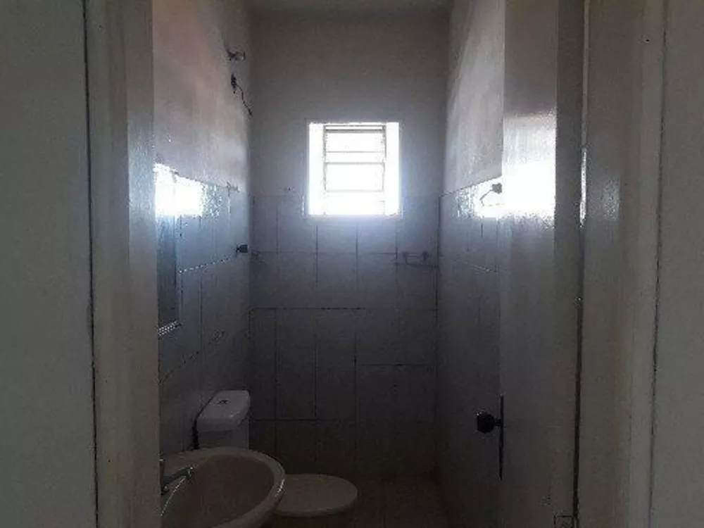 Casa à venda com 4 quartos, 200m² - Foto 4