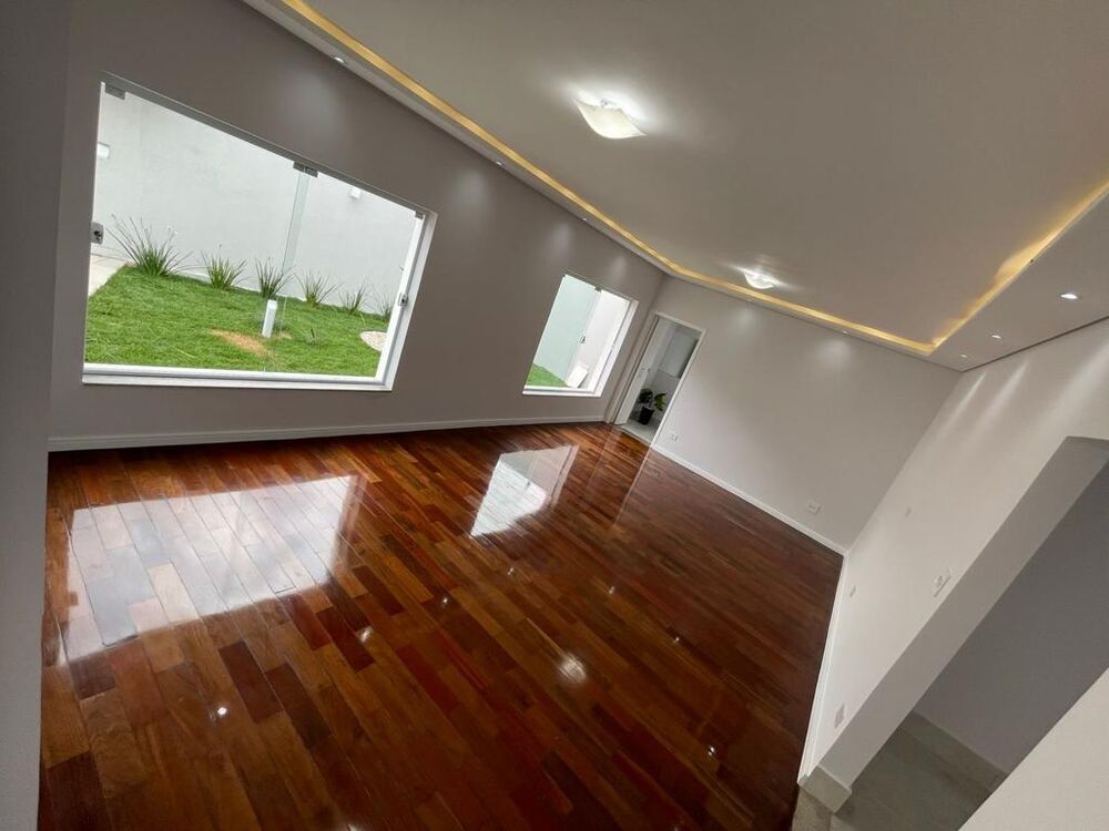 Casa, 4 quartos, 220 m² - Foto 1