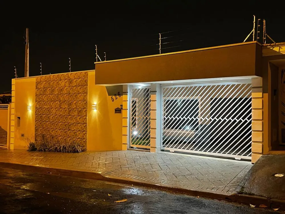 Casa, 4 quartos, 220 m² - Foto 1