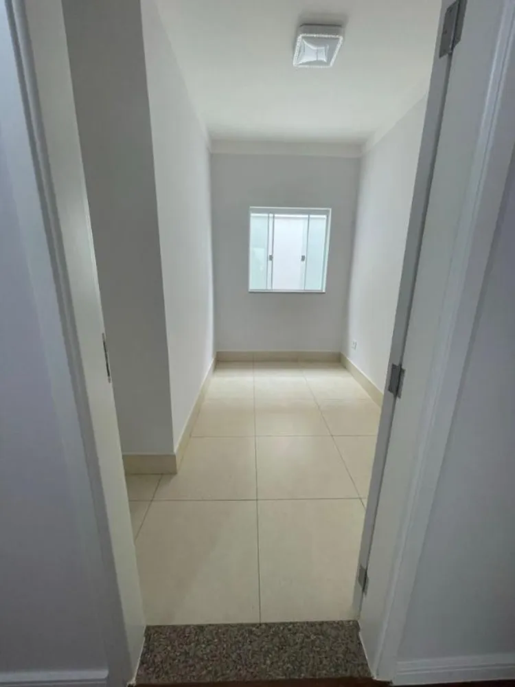 Casa, 4 quartos, 220 m² - Foto 2