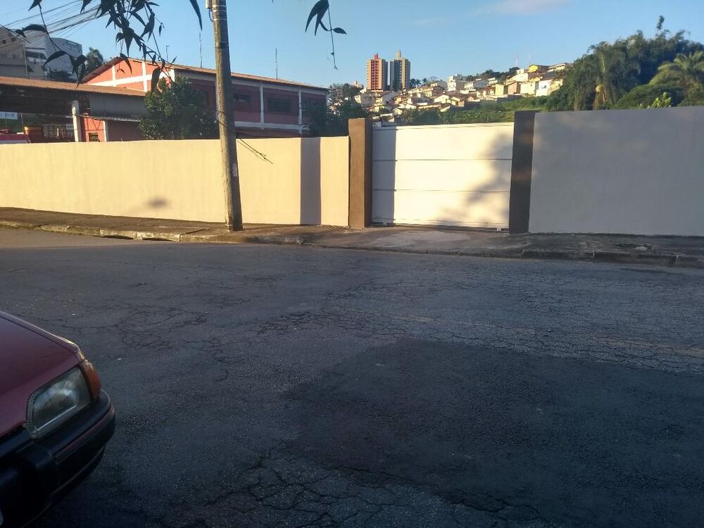 Casa à venda com 4 quartos, 250m² - Foto 2