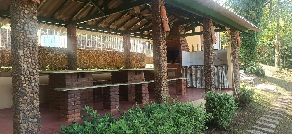 Casa de Condomínio à venda e aluguel com 4 quartos, 209m² - Foto 2