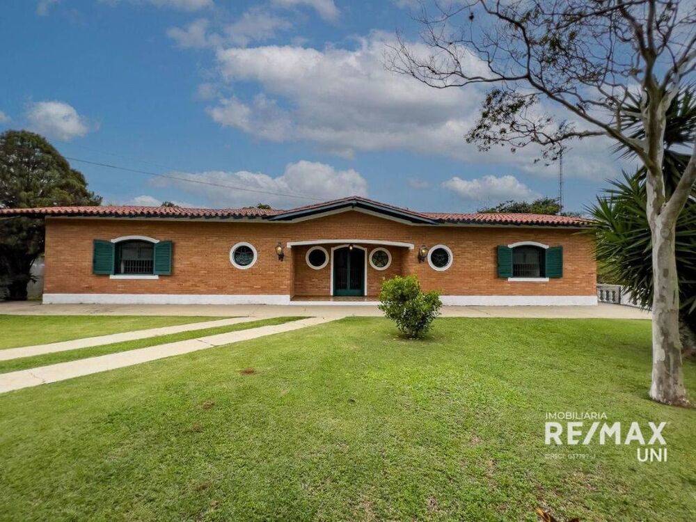 Casa, 4 quartos, 270 m² - Foto 1