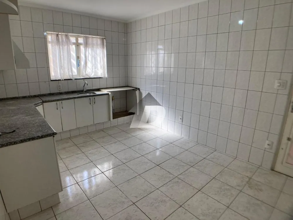 Casa, 5 quartos, 217 m² - Foto 4