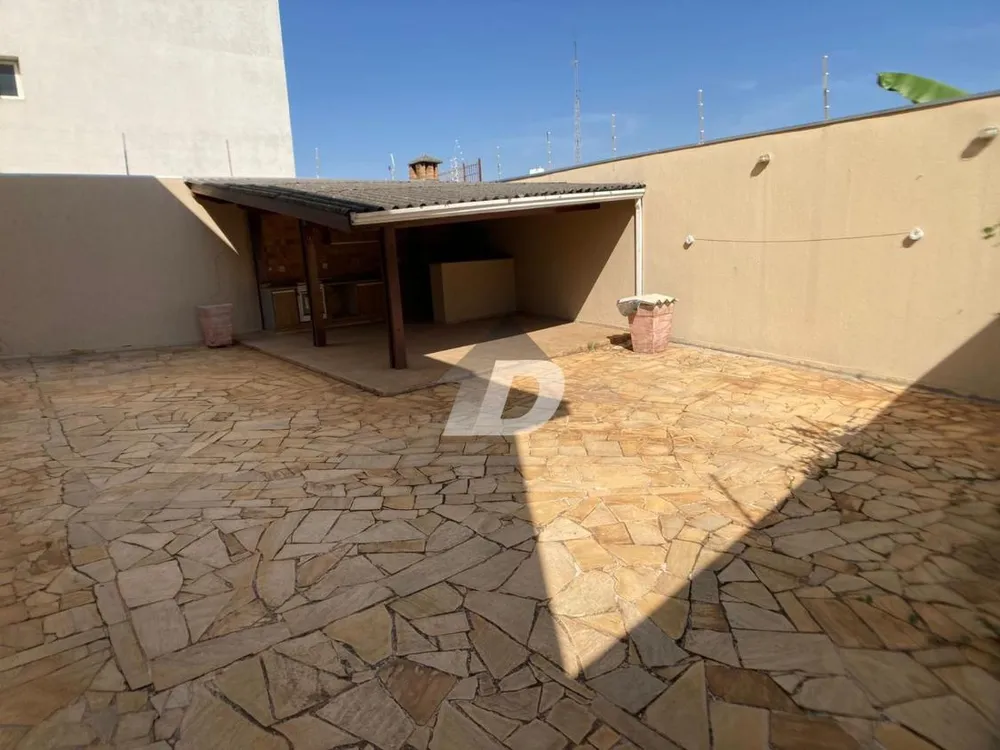 Casa, 5 quartos, 217 m² - Foto 2