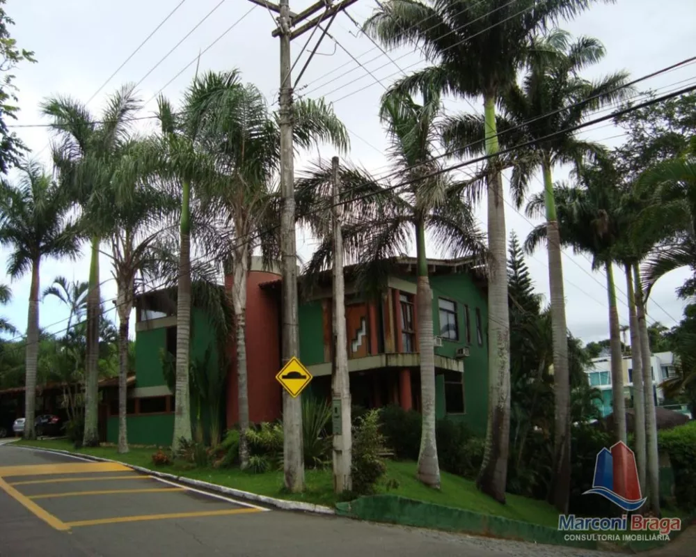 Casa à venda com 7 quartos, 1000m² - Foto 1