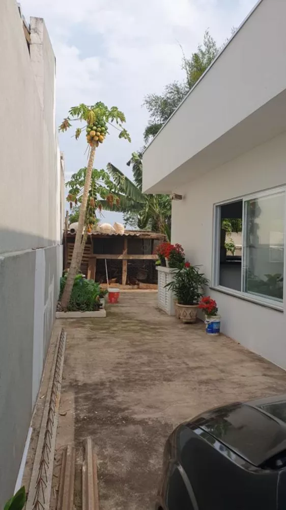 Casa à venda com 3 quartos, 300m² - Foto 3