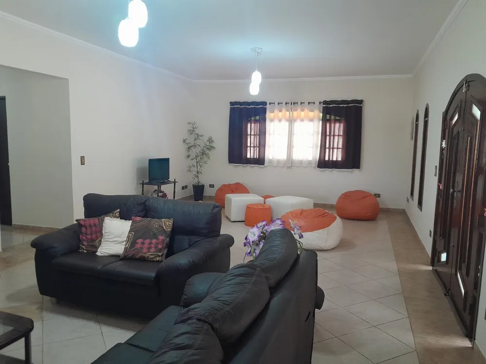 Chácara, 3 quartos, 5500 m² - Foto 1