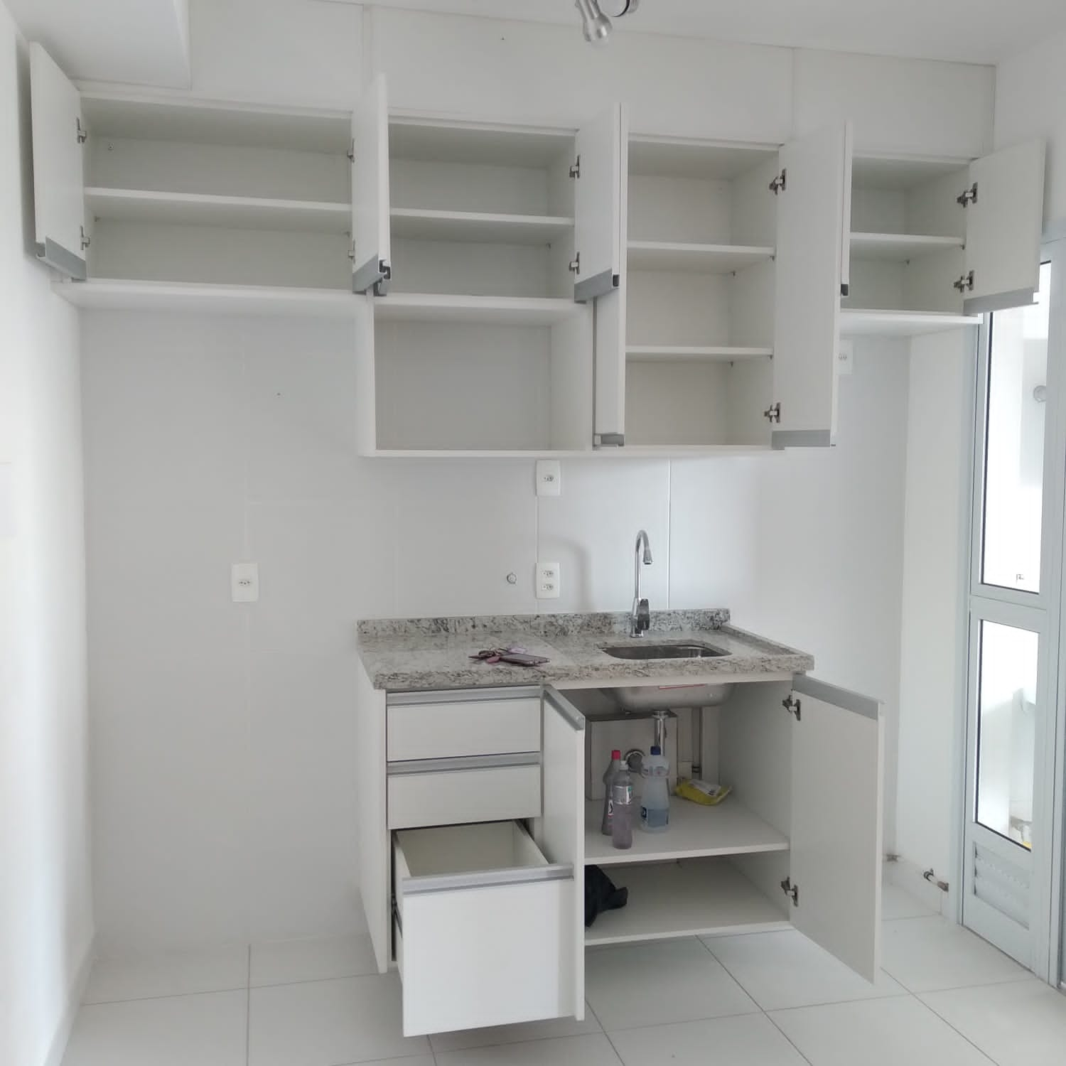 Apartamento à venda com 2 quartos, 60m² - Foto 17