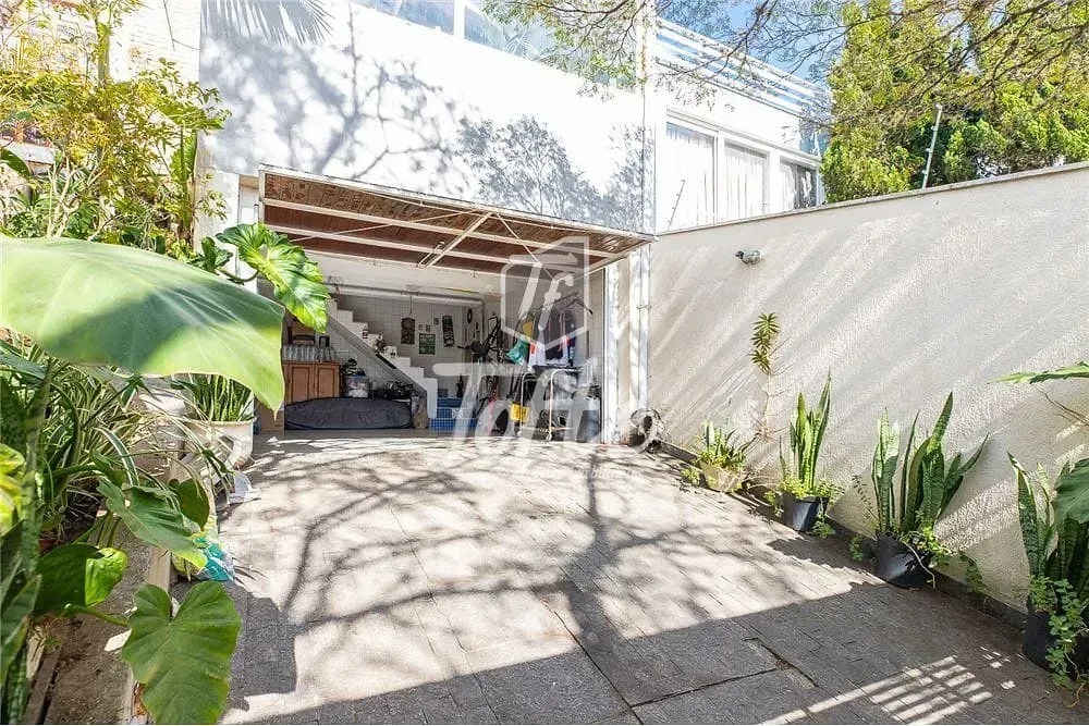 Casa, 3 quartos, 226 m² - Foto 1