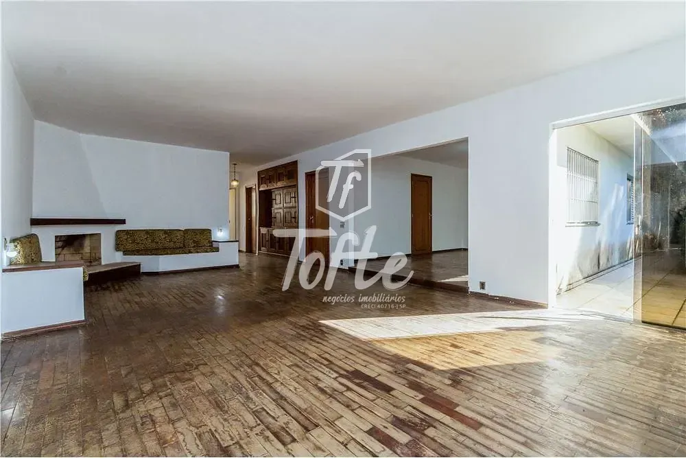 Casa, 4 quartos, 218 m² - Foto 1