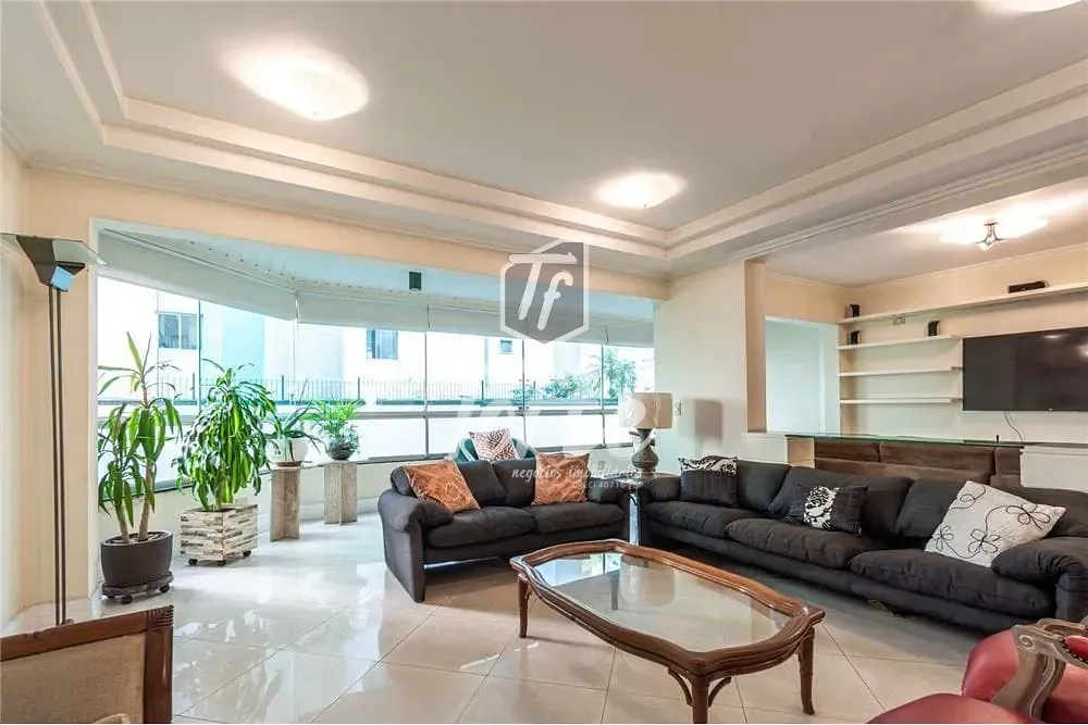 Apartamento, 3 quartos, 193 m² - Foto 1