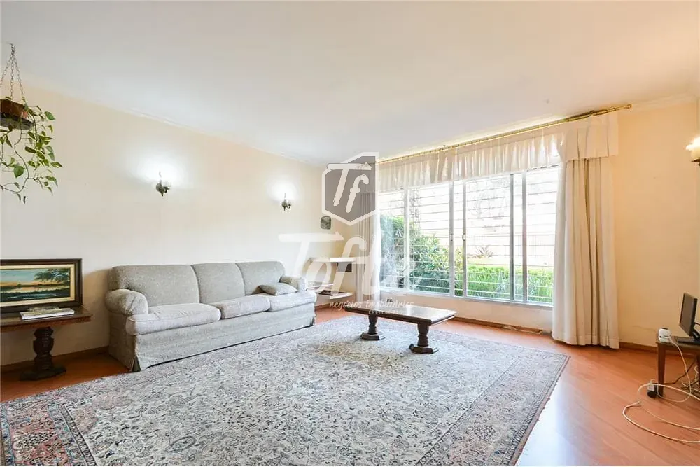 Casa, 3 quartos, 240 m² - Foto 1