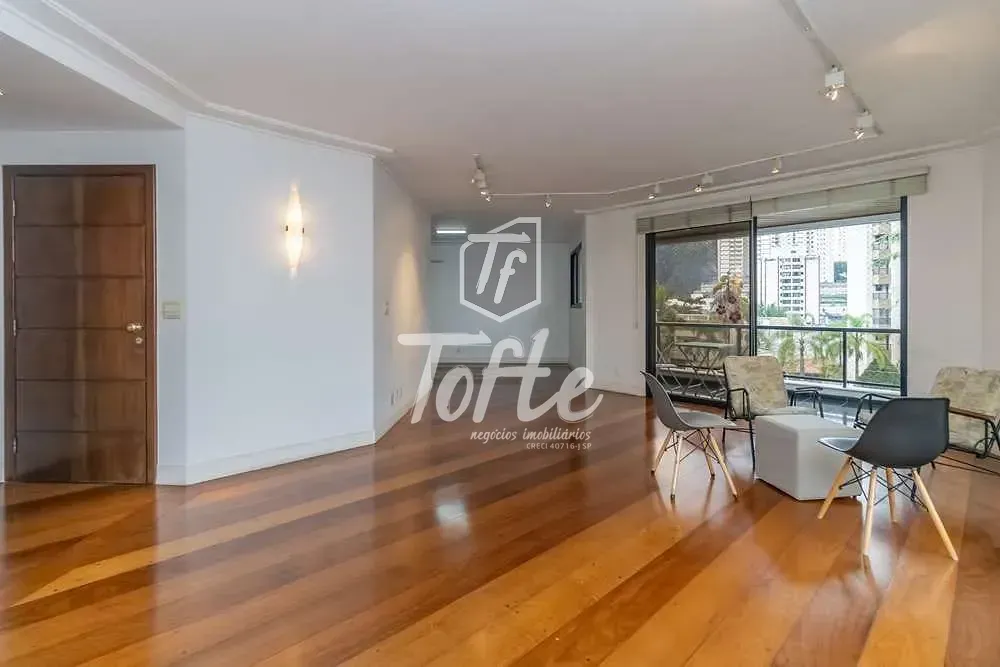 Apartamento, 3 quartos, 220 m² - Foto 1