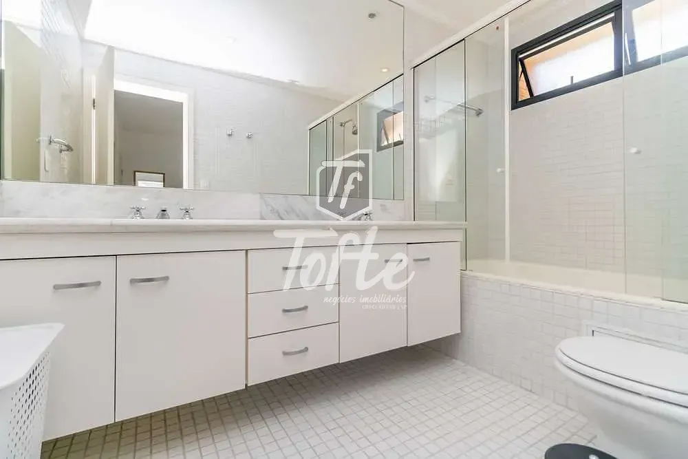 Apartamento, 3 quartos, 220 m² - Foto 2
