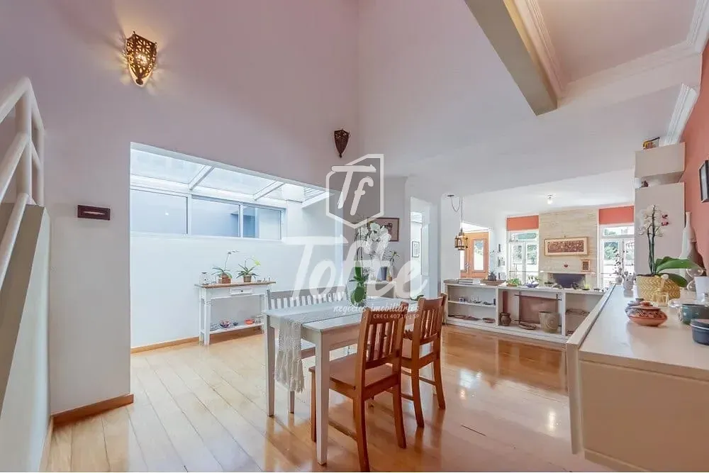 Casa, 3 quartos, 223 m² - Foto 1
