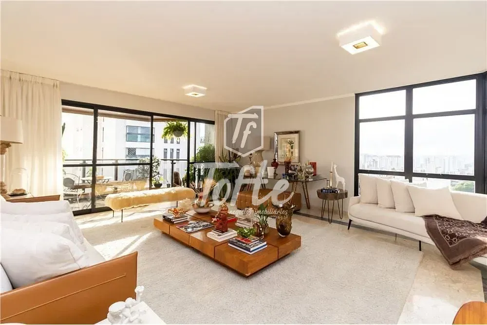 Apartamento, 3 quartos, 222 m² - Foto 1