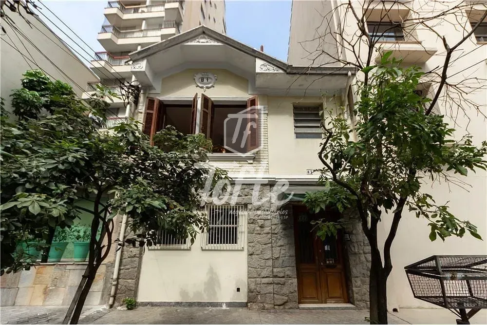 Casa, 6 quartos, 220 m² - Foto 1