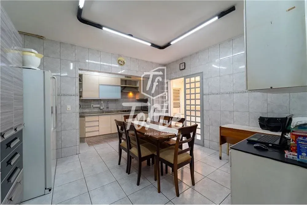 Casa, 3 quartos, 168 m² - Foto 4