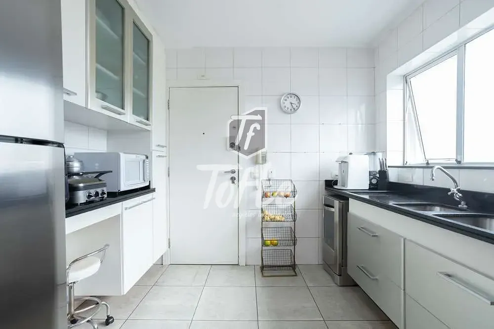 Apartamento, 3 quartos, 228 m² - Foto 2