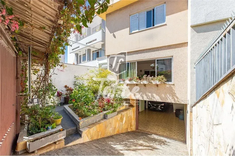 Casa, 3 quartos, 196 m² - Foto 1