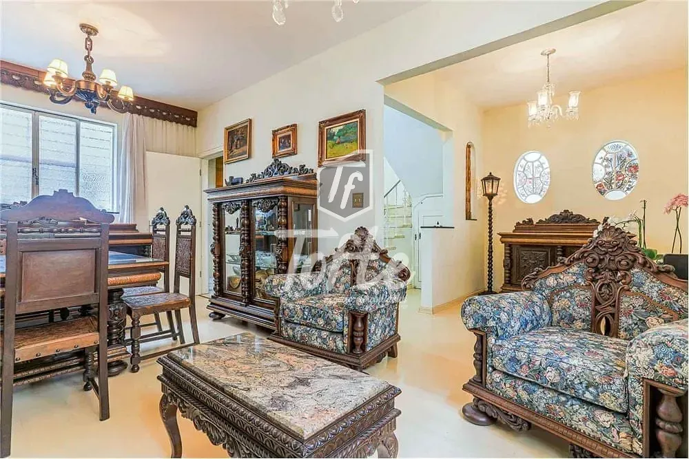 Casa, 6 quartos, 210 m² - Foto 2