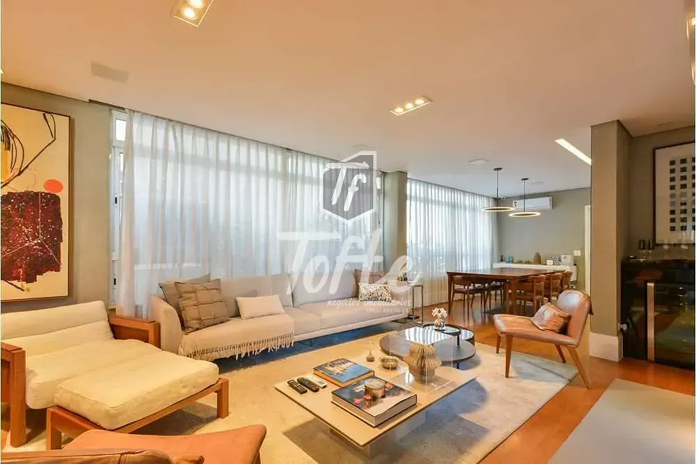 Apartamento, 3 quartos, 221 m² - Foto 1