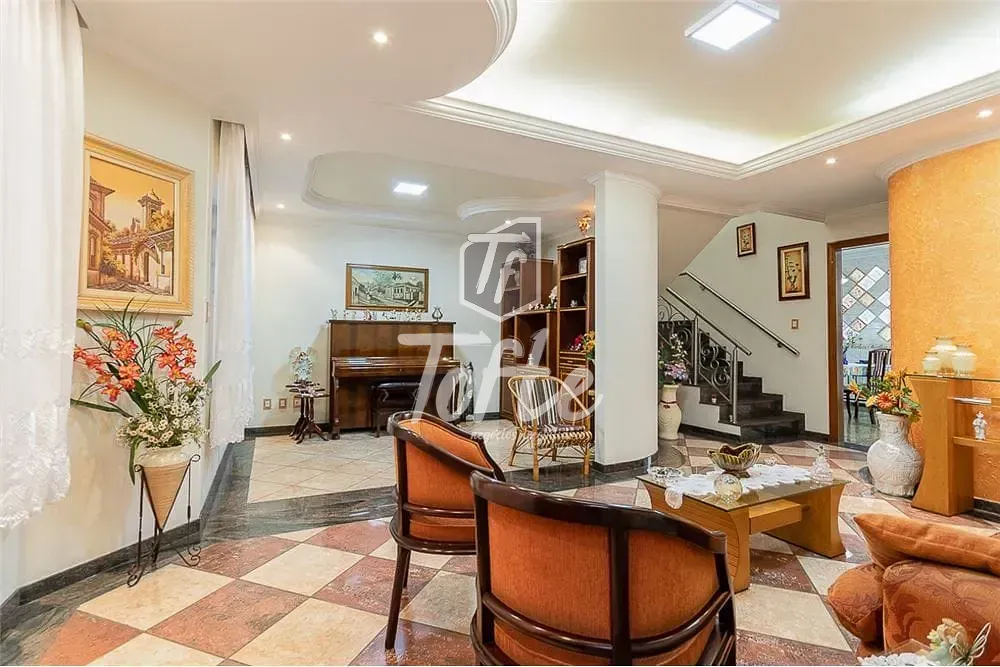 Casa, 3 quartos, 220 m² - Foto 1