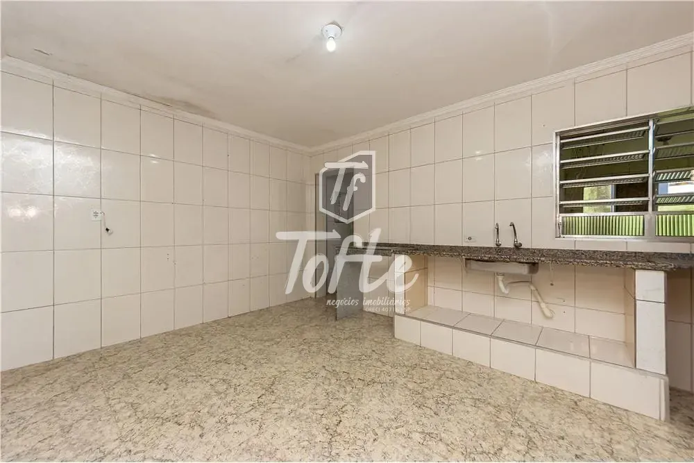 Casa, 1 quarto, 204 m² - Foto 2
