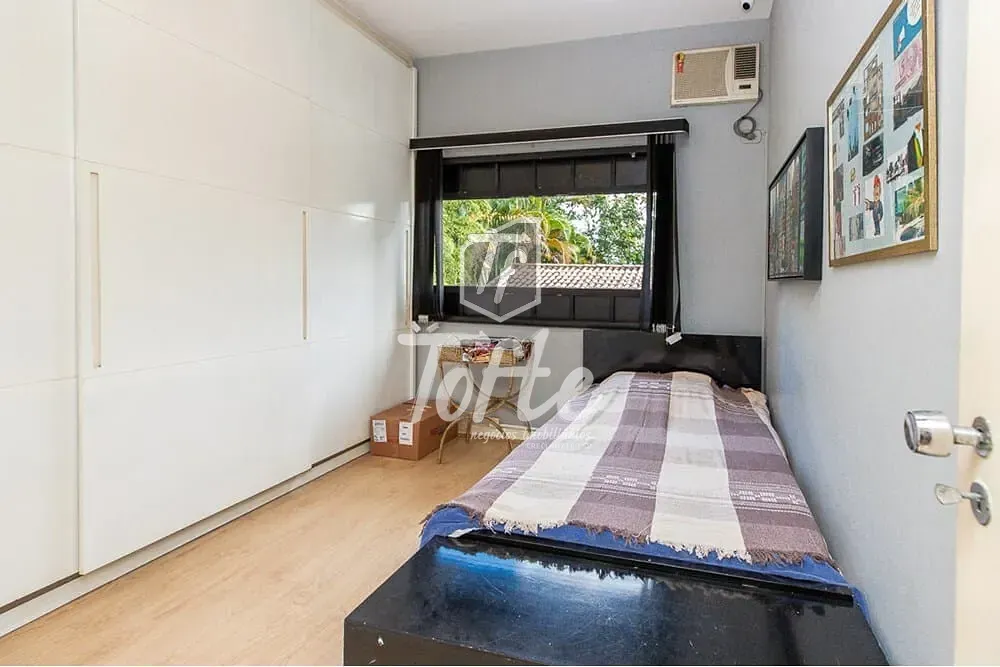 Casa, 4 quartos, 198 m² - Foto 2