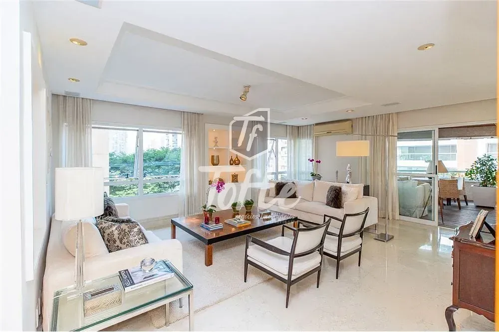 Apartamento, 3 quartos, 243 m² - Foto 1