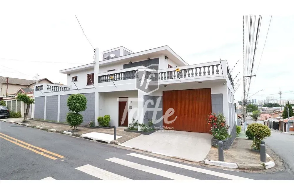 Casa, 3 quartos, 251 m² - Foto 1