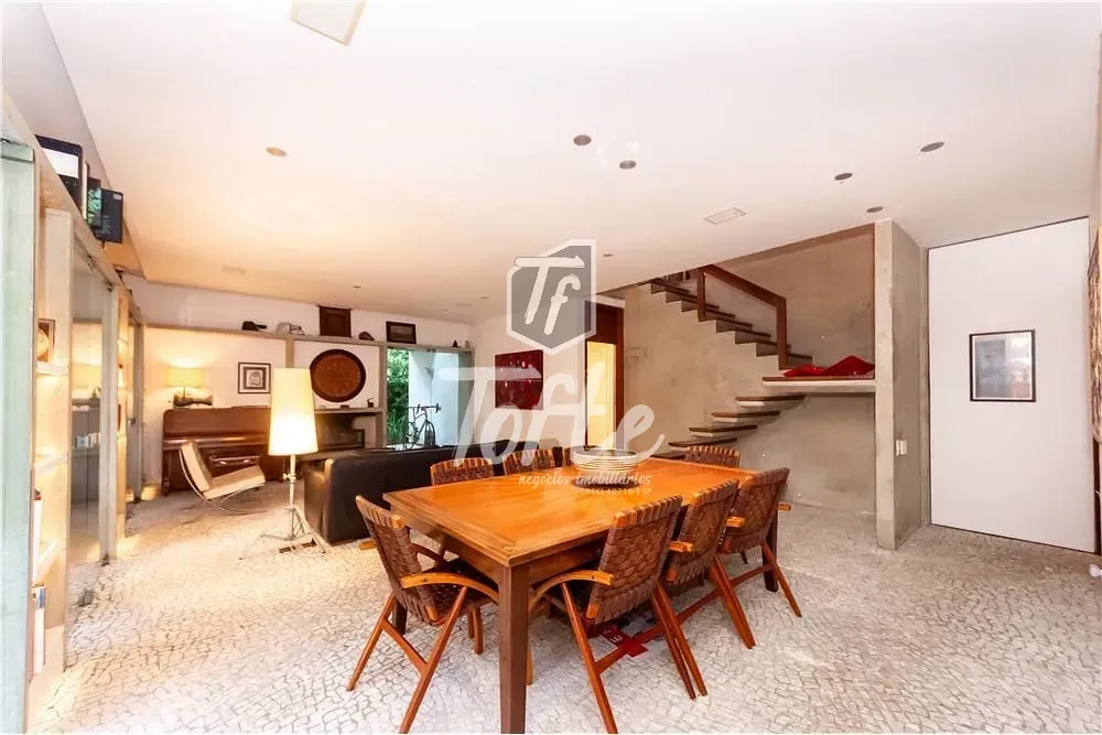 Casa, 2 quartos, 350 m² - Foto 1