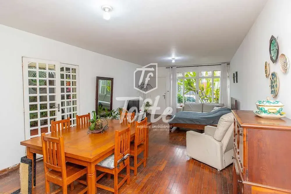 Casa, 3 quartos, 216 m² - Foto 1
