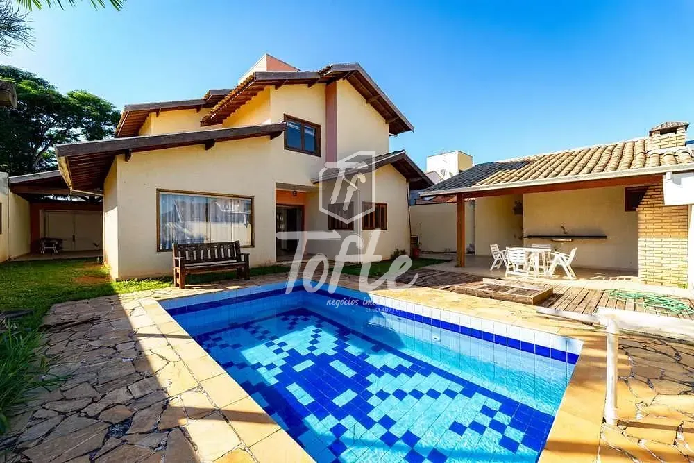 Casa, 3 quartos, 247 m² - Foto 1