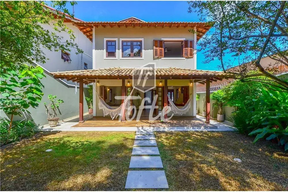 Casa, 3 quartos, 262 m² - Foto 1