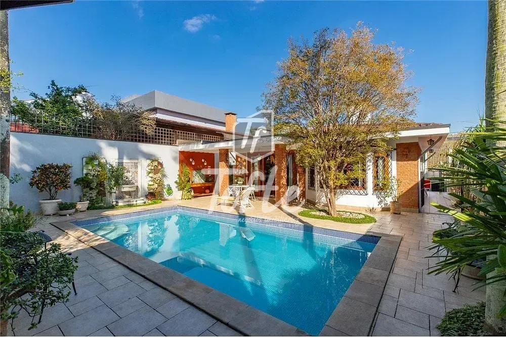 Casa, 3 quartos, 228 m² - Foto 1