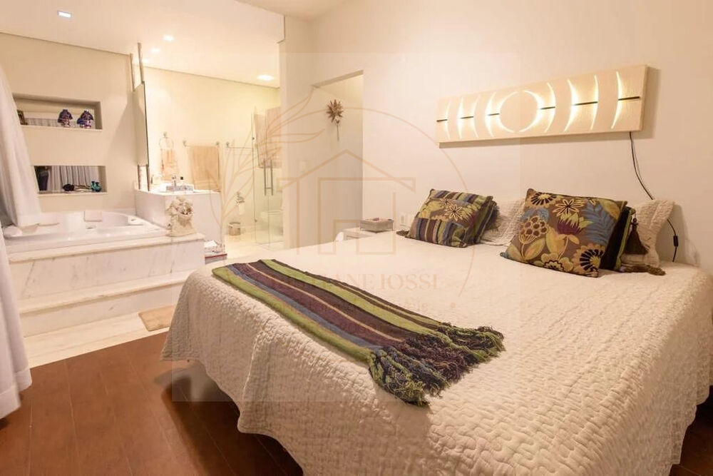 Casa à venda com 8 quartos, 1000m² - Foto 2