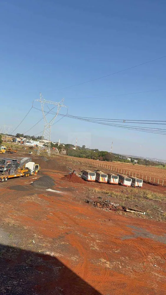 Depósito-Galpão, 18000000 m² - Foto 1